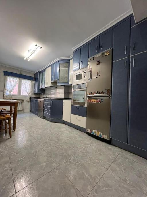 Peris Apartment Хихон Екстериор снимка